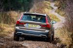 Volvo V90 D4 Cross Country 2017 года (UK)